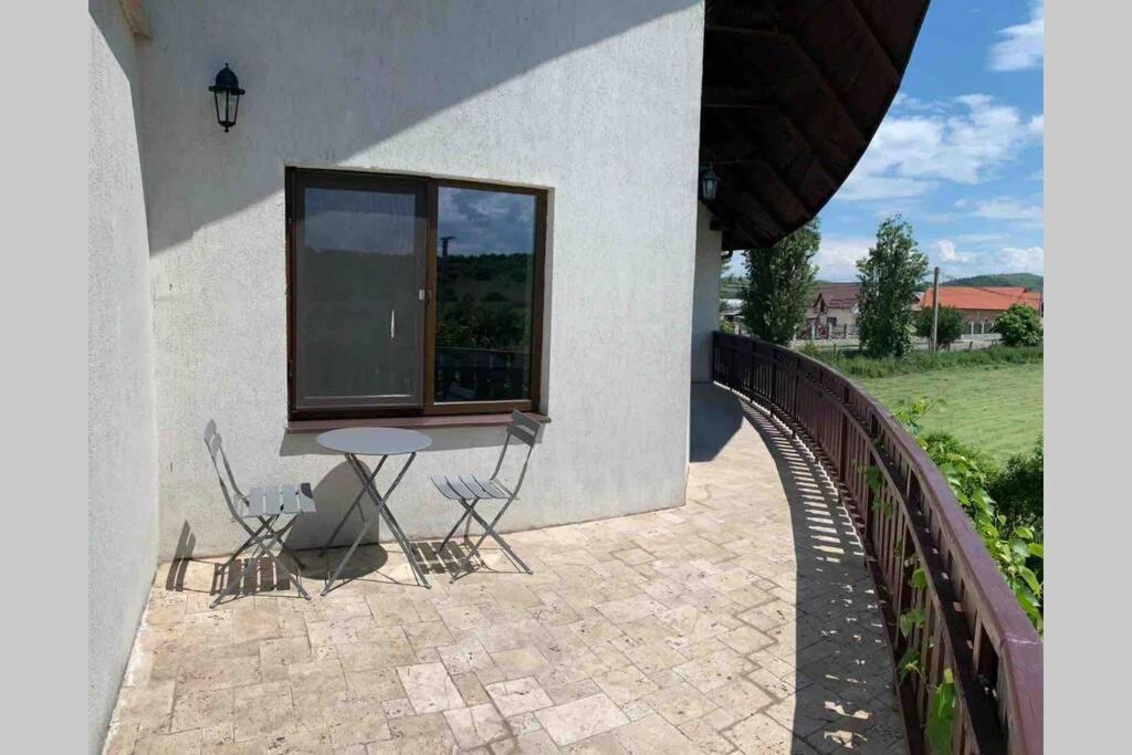 Casa Andreea. Cheerful 4-Bedroom Villa Bod Exterior photo